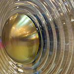 Бра с круглым рифленым плафоном янтарного цвета Savio Glass Disc Light варинант исполнения - 1 | Loft Concept в Казани