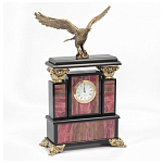 Часы настольные из родонита и бронзы с декором в виде орла Eagle Stone Clock варинант исполнения - 2 | Loft Concept в Казани