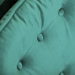 Кресло с мягкой обивкой из велюра на 4-х ножках из массива березы Scarlett Armchair green варинант исполнения - 4 | Loft Concept в Казани