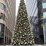 Уличная Новогодняя Ель с золотыми шарами и звездой на вершине в комплекте варинант исполнения - 1 | Loft Concept в Казани