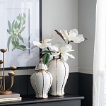 Ваза белая с крышкой и золотистыми вертикальными полосками Chinoiserie Ceramics варинант исполнения - 1 | Loft Concept в Казани