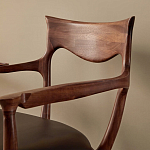 Кушетка с деревянным каркасом и сиденьем из коричневой натуральной кожи Moon Walnut Furniture варинант исполнения - 3 | Loft Concept в Казани