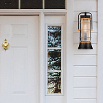 Настенный фонарь цилиндрической формы с рифленым стеклом в золотом каркасе на черном прямоугольном основании Eurofase варинант исполнения - 7 | Loft Concept в Казани