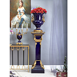 Подсвечник из темно-синего фарфора на бронзовой подставке с фигурками ангелов и декоративными ручками Eden Garden варинант исполнения - 2 | Loft Concept в Казани