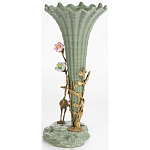 Ваза зеленая фарфоровая с волнистым краем с бронзовой фигуркой журавля Eden Garden  варинант исполнения - 2 | Loft Concept в Казани