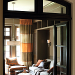 Бра с белым матовым стеклянным плафоном и тремя декоративными шарами Hinkley варинант исполнения - 2 | Loft Concept в Казани