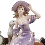 Статуэтка фарфоровая Девушка с автомобилем Charming Statuette варинант исполнения - 1 | Loft Concept в Казани