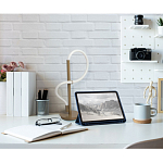 Настольная лампа белым изогнутым плафоном на круглой подставке Luke Lampco Tracer Lamp варинант исполнения - 5 | Loft Concept в Казани