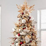 Заснеженная Новогодняя Ель с золотыми листьями и цветами в комплекте варинант исполнения - 2 | Loft Concept в Казани