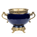 Ваза темно-синяя фарфоровая на бронзовой подставке с ажурным ободком и изогнутыми ручками Eden Garden варинант исполнения - 1 | Loft Concept в Казани